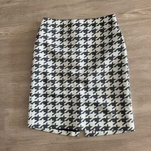 Banana Republic Skirt (Size: 4)